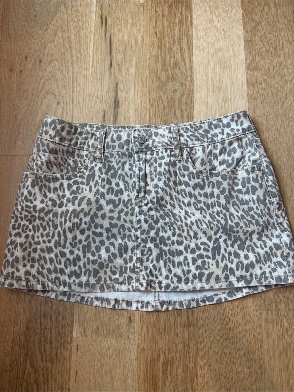 Hollister Leopard Print Mini Skirt in Gray and White